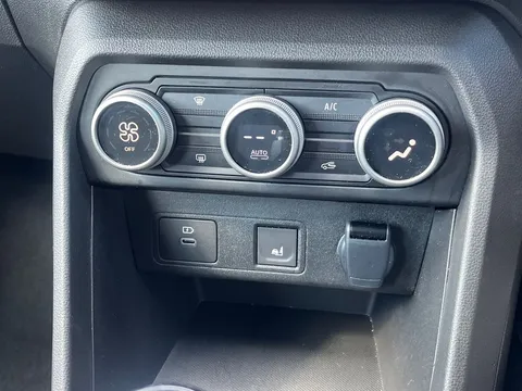 BT74ZWE Dacia Sandero Stepway 1.0 TCe 110 Extreme 5dr Thumbnail #27