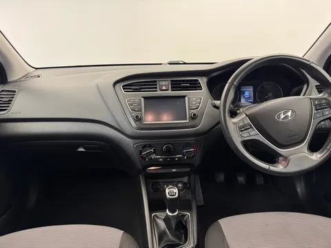 DY19HLM Hyundai i20 1.2 MPi SE 5dr Thumbnail #2