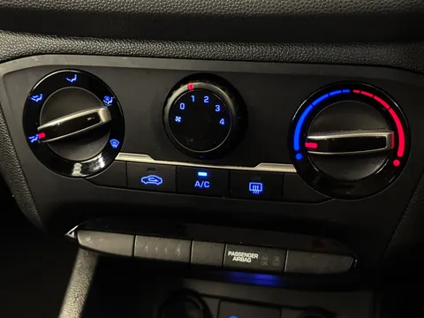 DY19HLM Hyundai i20 1.2 MPi SE 5dr Thumbnail #25