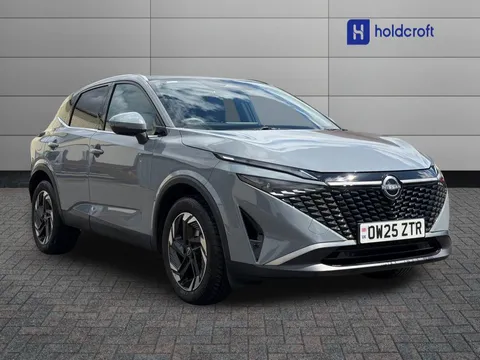 OW25ZTR Nissan Qashqai 1.3 DiG-T MH 158 N-Connecta [Glass Rf] 5dr Xtronic Thumbnail #2