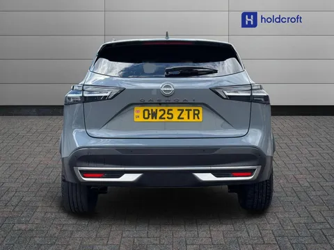 OW25ZTR Nissan Qashqai 1.3 DiG-T MH 158 N-Connecta [Glass Rf] 5dr Xtronic Thumbnail #5