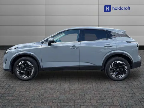OW25ZTR Nissan Qashqai 1.3 DiG-T MH 158 N-Connecta [Glass Rf] 5dr Xtronic Thumbnail #6