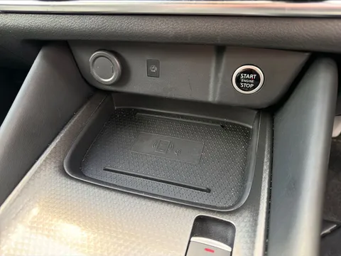 OW25ZTR Nissan Qashqai 1.3 DiG-T MH 158 N-Connecta [Glass Rf] 5dr Xtronic Thumbnail #25