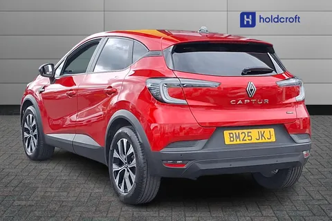 BM25JKJ Renault Captur 1.6 E-Tech Full Hybrid 145 Evolution 5dr Auto Thumbnail #3