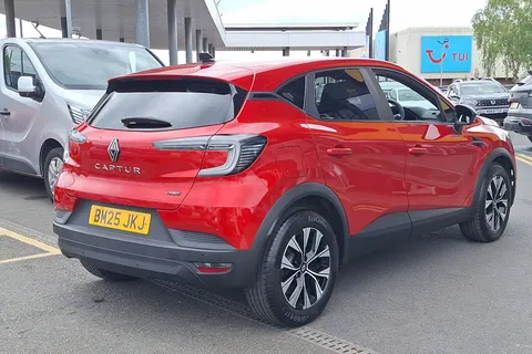 BM25JKJ Renault Captur 1.6 E-Tech Full Hybrid 145 Evolution 5dr Auto Thumbnail #17