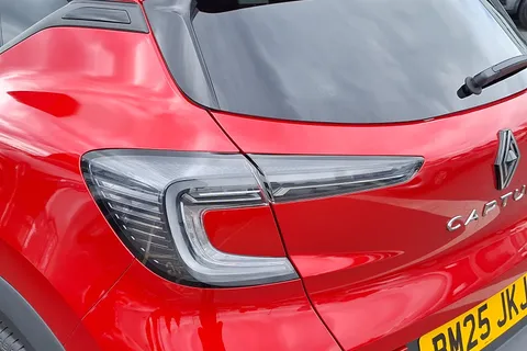 BM25JKJ Renault Captur 1.6 E-Tech Full Hybrid 145 Evolution 5dr Auto Thumbnail #21