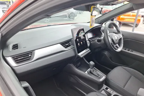 BM25JKJ Renault Captur 1.6 E-Tech Full Hybrid 145 Evolution 5dr Auto Thumbnail #29