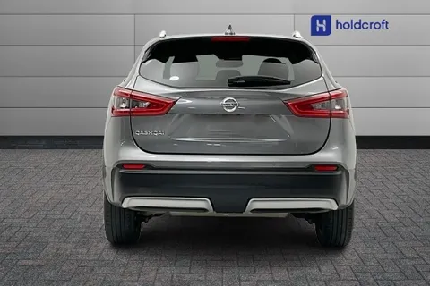 6 of 14 for Nissan Qashqai 1.2 DiG-T N-Connecta 5dr