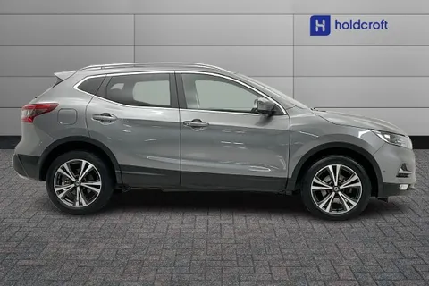 7 of 14 for Nissan Qashqai 1.2 DiG-T N-Connecta 5dr