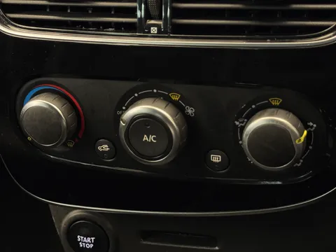 EX68VXY Renault Clio 0.9 TCE 75 Iconic 5dr Thumbnail #25