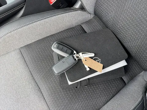 OW25TXF Nissan Qashqai 1.5 E-Power N-Connecta [Glass Roof] 5dr Auto Thumbnail #21
