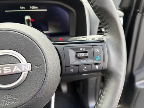 OW25TXF Nissan Qashqai 1.5 E-Power N-Connecta [Glass Roof] 5dr Auto Thumbnail #24
