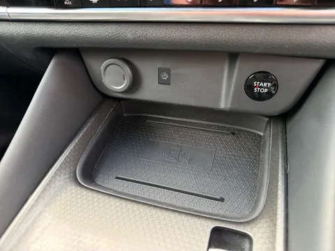OW25TXF Nissan Qashqai 1.5 E-Power N-Connecta [Glass Roof] 5dr Auto Thumbnail #25