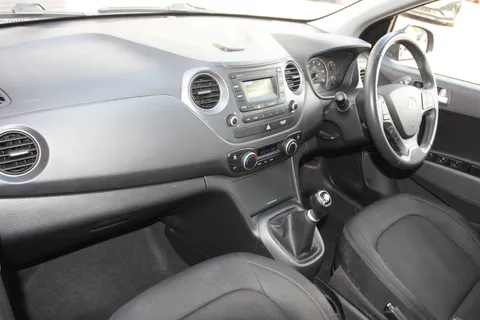 8 of 49 for Hyundai i10 1.2 Premium 5dr ZERO DEPOSIT FINANCE AVAILABLE