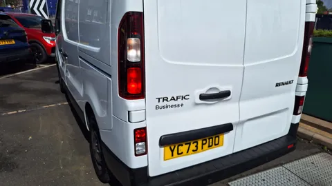 YC73PDO Renault Trafic SL28 Blue dCi 130 Business+ Van Thumbnail #3