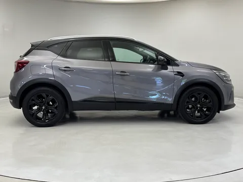DY72VFJ Renault Captur 1.6 E-Tech full hybrid 145 Rive Gauche 5dr Auto Thumbnail #5