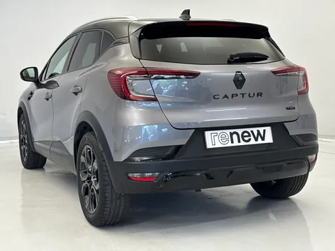 DY72VFJ Renault Captur 1.6 E-Tech full hybrid 145 Rive Gauche 5dr Auto Thumbnail #8