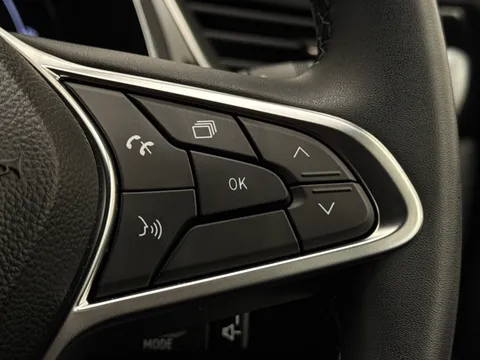 DY72VFJ Renault Captur 1.6 E-Tech full hybrid 145 Rive Gauche 5dr Auto Thumbnail #21