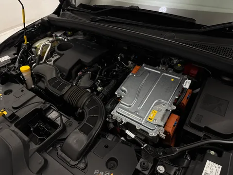 DY72VFJ Renault Captur 1.6 E-Tech full hybrid 145 Rive Gauche 5dr Auto Thumbnail #29