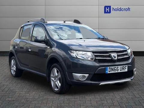 DN66URF Dacia Sandero Stepway 0.9 TCe Laureate 5dr [Start Stop] Thumbnail #2
