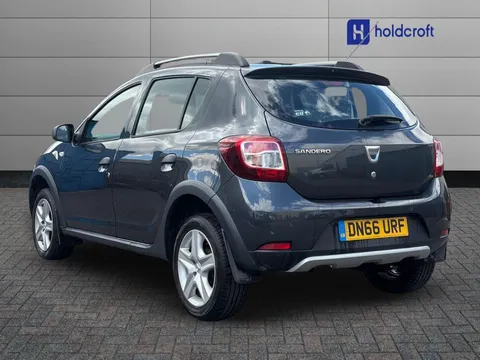 DN66URF Dacia Sandero Stepway 0.9 TCe Laureate 5dr [Start Stop] Thumbnail #3