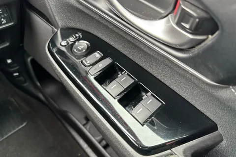 DC68KUU Honda CR-V 1.5 VTEC Turbo SE 5dr 2WD Thumbnail #26