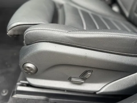 Mercedes-Benz Eqc EQC 400 80kWh AMG Line (Premium) Auto 4MATIC 5dr