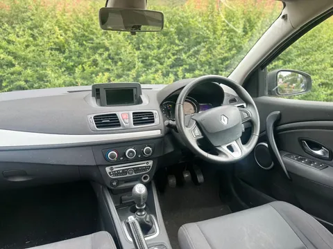 Renault Megane 1.6 16V Dynamique TomTom Euro 5 5dr