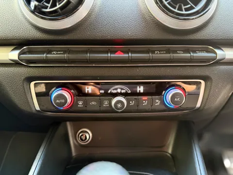 Audi A3 1.5 TFSI CoD Black Edition S Tronic Euro 6 (s/s) 4dr