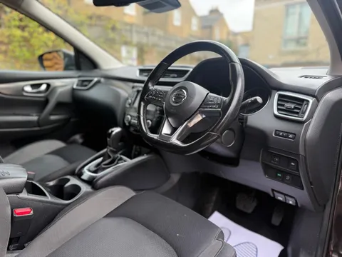 Nissan Qashqai 1.3 DIG-T N-Connecta DCT Auto Euro 6 (s/s) 5dr