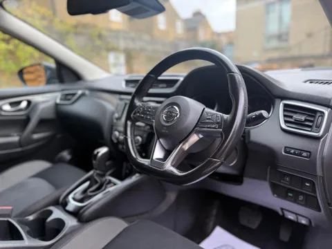 Nissan Qashqai 1.3 DIG-T N-Connecta DCT Auto Euro 6 (s/s) 5dr