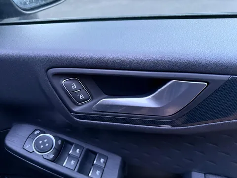 Ford Kuga 2.5 EcoBoost Duratec 14.4kWh ST-Line CVT Euro 6 (s/s) 5dr