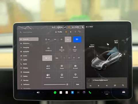 Tesla Model 3 (Dual Motor) Long Range Auto 4WDE 4dr