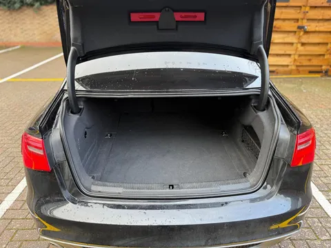 Audi A6 Saloon 2.0 TDI ultra Black Edition S Tronic Euro 6 (s/s) 4dr