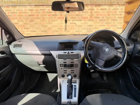 Vauxhall Astra 1.8i 16v Life 5dr