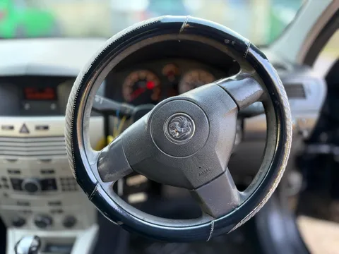 Vauxhall Astra 1.8i 16v Life 5dr