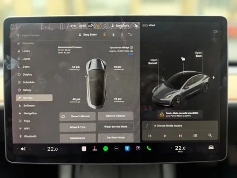 Tesla Model 3 (Dual Motor) Long Range Auto 4WDE 4dr