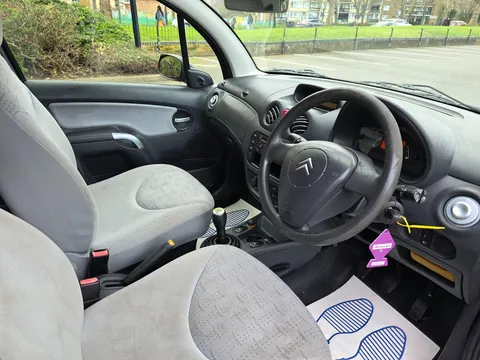 Citroen C3 1.4i Desire 5dr