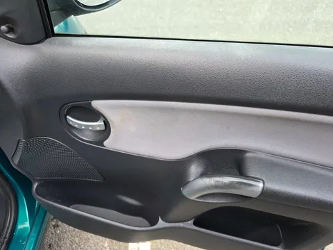 Citroen C3 1.4i Desire 5dr