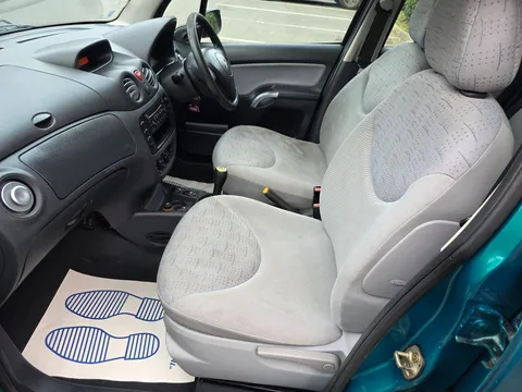 Citroen C3 1.4i Desire 5dr