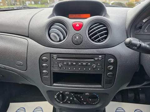 Citroen C3 1.4i Desire 5dr