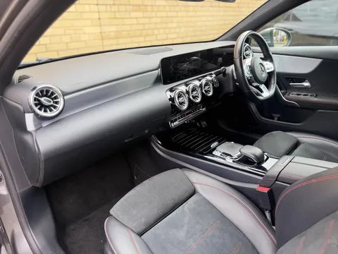 Mercedes-Benz A Class 1.3 A200 AMG Line (Premium) 7G-DCT Euro 6 (s/s) 5dr