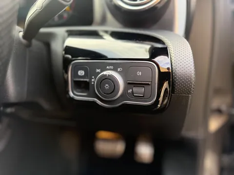 Mercedes-Benz A Class 1.3 A200 AMG Line (Premium) 7G-DCT Euro 6 (s/s) 5dr