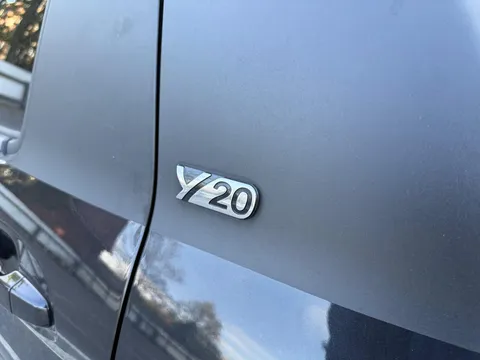 Toyota Yaris 1.5 VVT-h Y20 Bi-tone E-CVT Euro 6 (s/s) 5dr