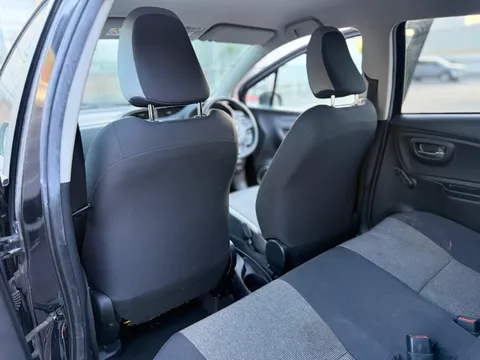 Toyota Yaris 1.5 VVT-h Y20 Bi-tone E-CVT Euro 6 (s/s) 5dr