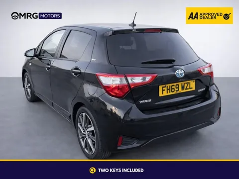 Toyota Yaris 1.5 VVT-h Y20 Bi-tone E-CVT Euro 6 (s/s) 5dr