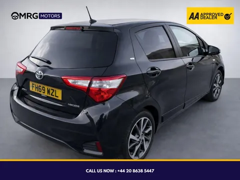 Toyota Yaris 1.5 VVT-h Y20 Bi-tone E-CVT Euro 6 (s/s) 5dr