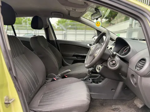 Vauxhall Corsa 1.4i 16v Club 5dr