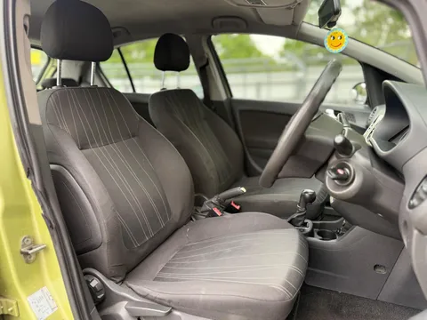 Vauxhall Corsa 1.4i 16v Club 5dr