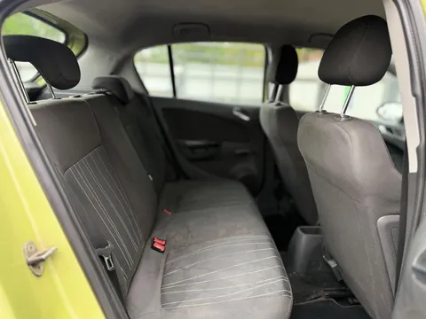 Vauxhall Corsa 1.4i 16v Club 5dr